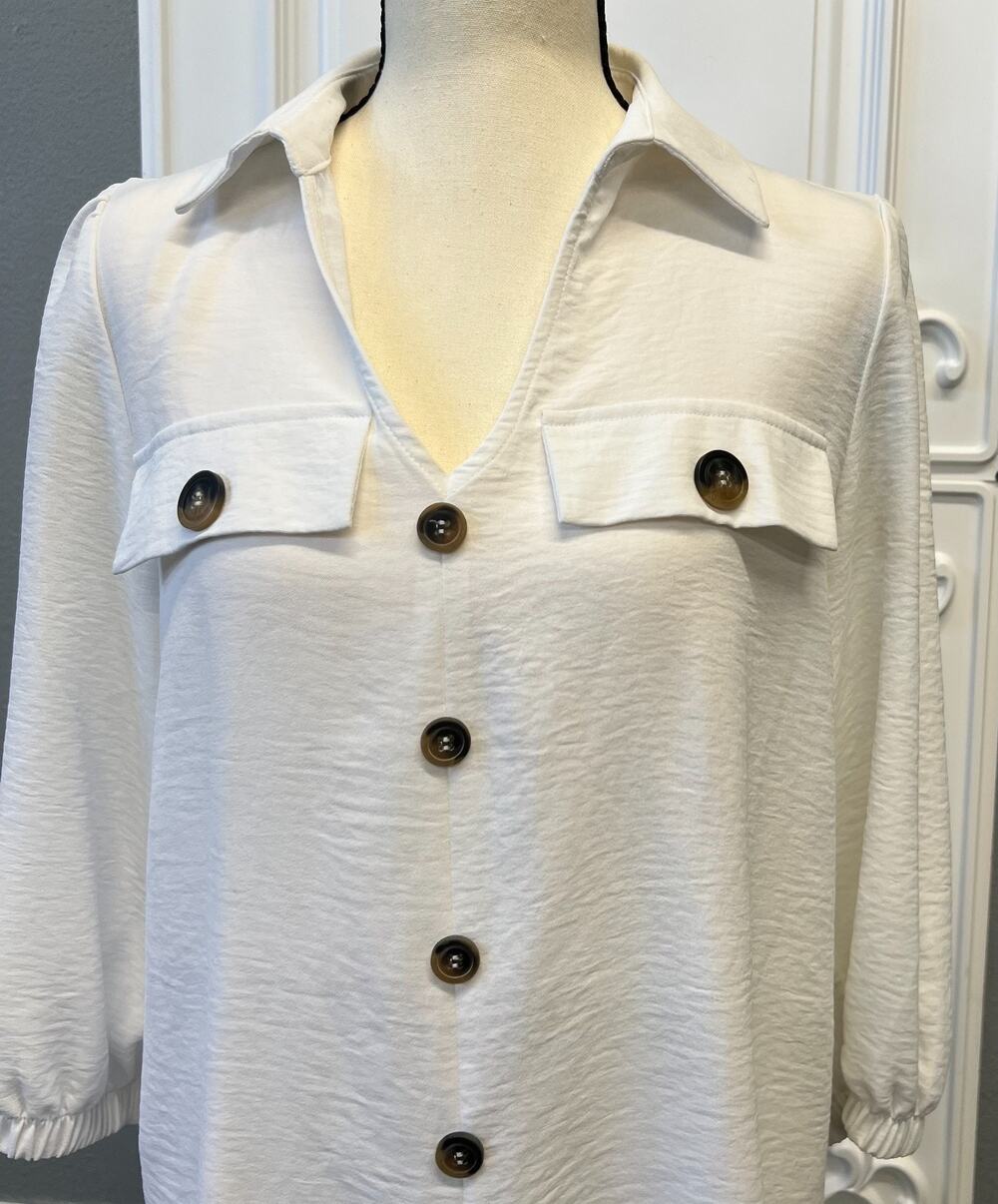 Olivia & Martin White Textured Button‑Front Blouse – Women’s Small – Brand New N